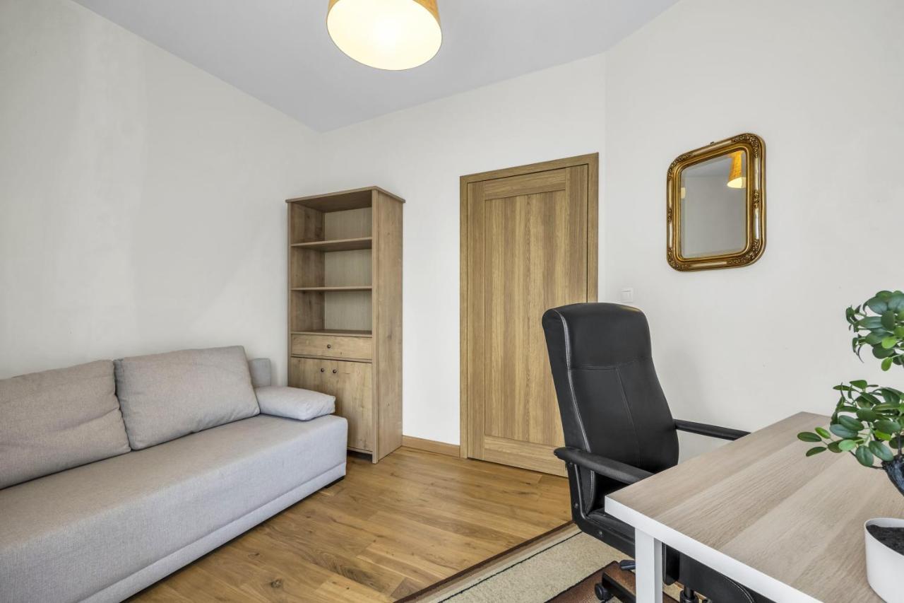 Hlonda 8 Premium 2br Apt Balcony Apartment *