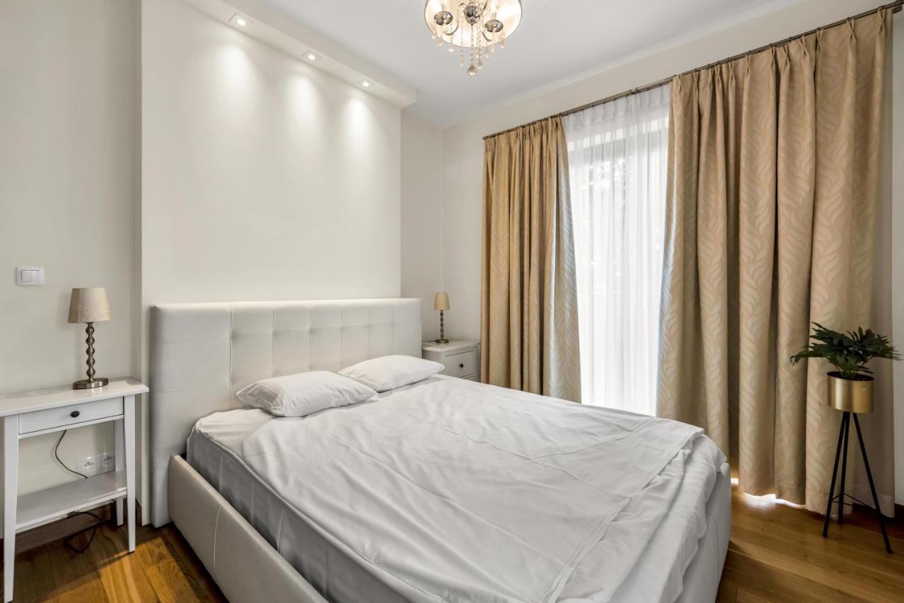 Hlonda 8 Premium 2br Apt Balcony Apartment Warsaw